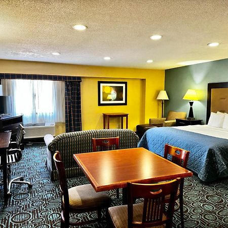Regency Inn & Suites New London Mystic Exterior foto