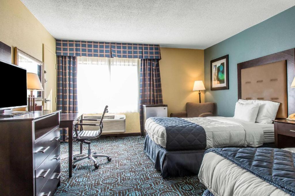 Regency Inn & Suites New London Mystic Exterior foto
